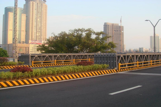 Shanghai , SuZhou River